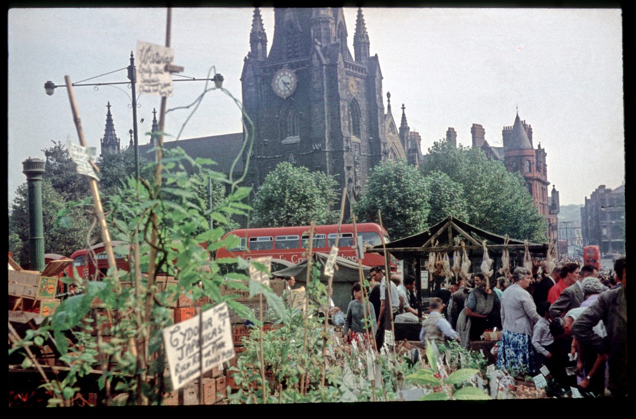 17 Colour Snapshots Of Birmingham Amp 39 S Bull Ring Market September 11 1959 Flashbak