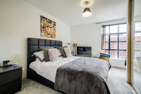 2 Bedroom Apartment For Sale In 40 St Pauls Square Birmingham City