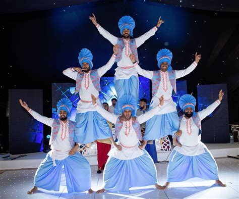 Adult Bhangra Dance Classes In Uk Dhol Classes In London Vp Bhangra