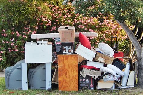 Advantages Of Using A Rubbish Removal Service Over Council Cleanup