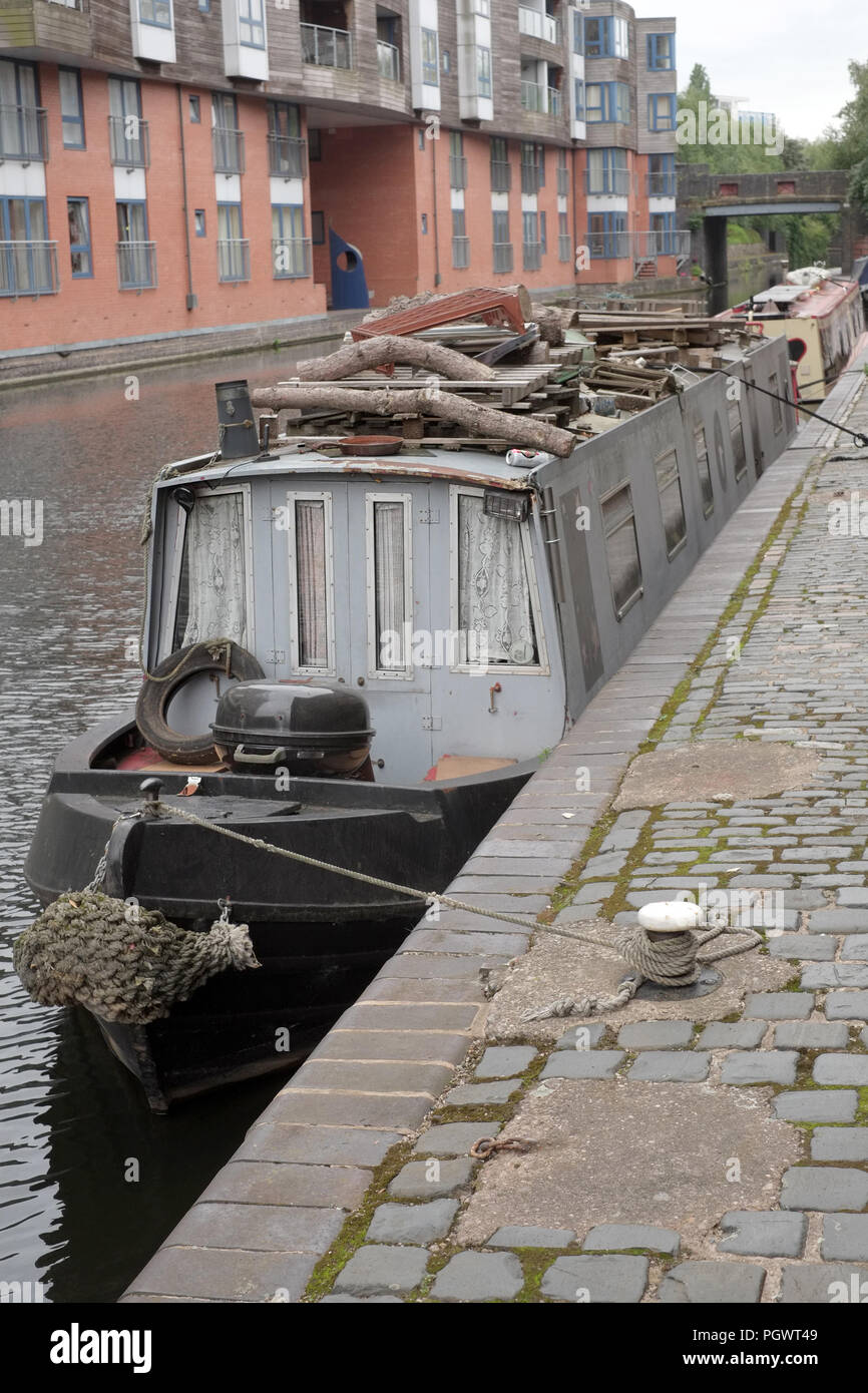 August 2018 Birmingham Canal Old Line Stock Photo Alamy