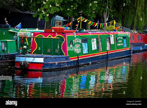 Canal Boat On The Grand Union Canal Stock Photo Alamy