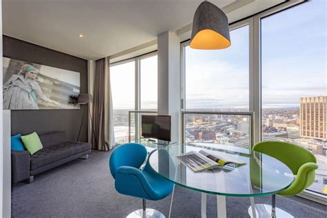 Chic Studio Serviced Apartment Birmingham Staying Cool At Rotunda