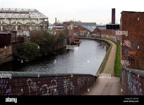 Ultimate Guide: 7 Mustsee Birmingham Canal Old Line Attractions